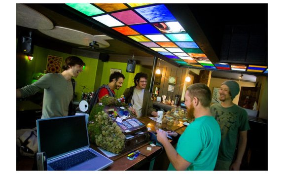 Photo via www.facebook.com/ElfParlor